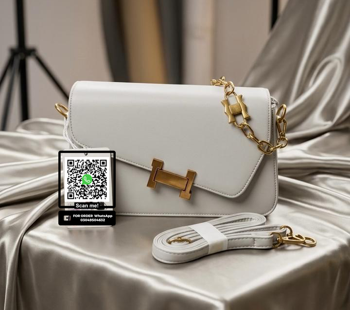 Hera Signature Envelope Crossbody Bag